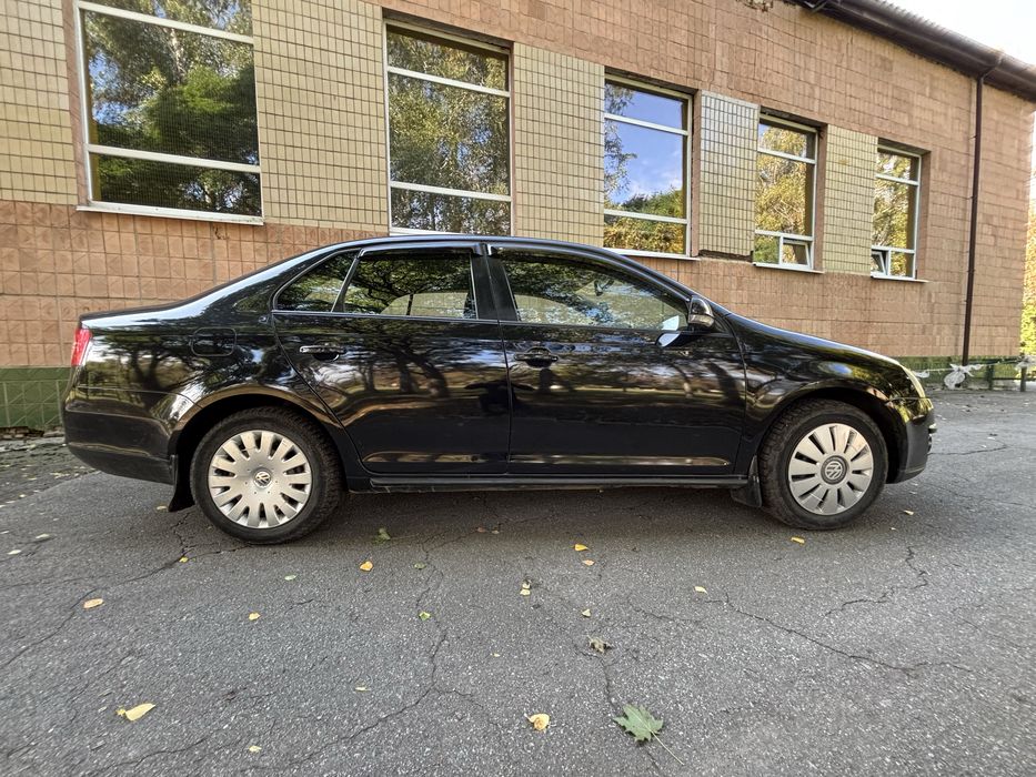 Volkswagen Jetta5 1,6 бензин (обмен можно)