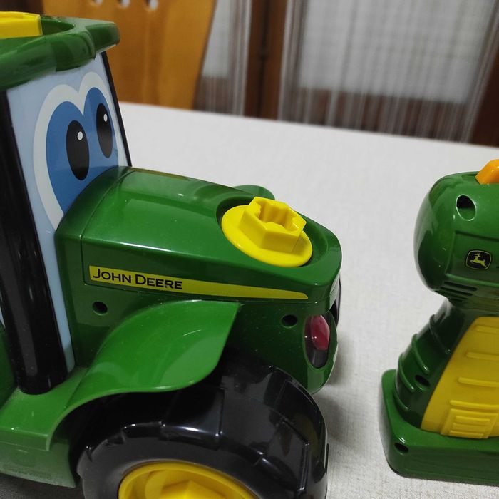 Constrói o trator Johnny