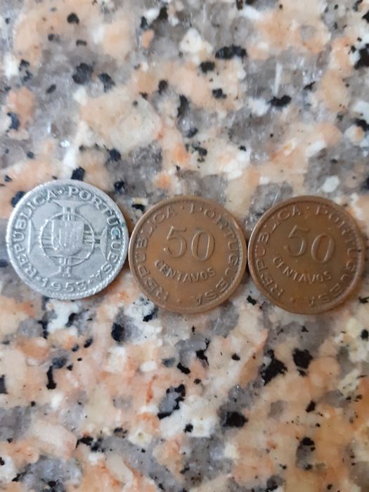Moedas de ex colónias portuguesas