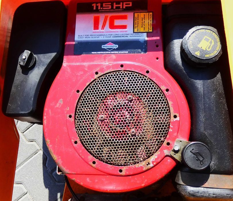 Traktorek kosiarka Stiga Villa Briggs&Stratton (200802.5) - Baras