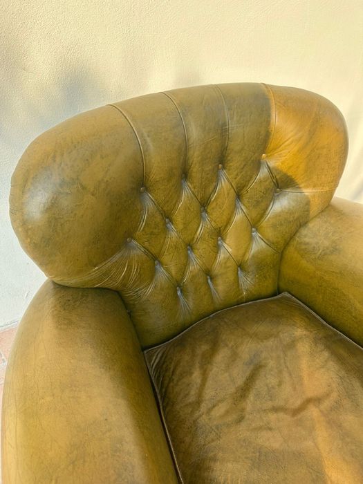 Крісло з натуральної шкіри