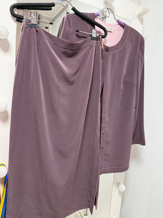 Костюм із спідницею