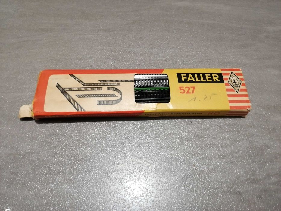 Akcesoria modelarskie Faller, semafor Kibri h0