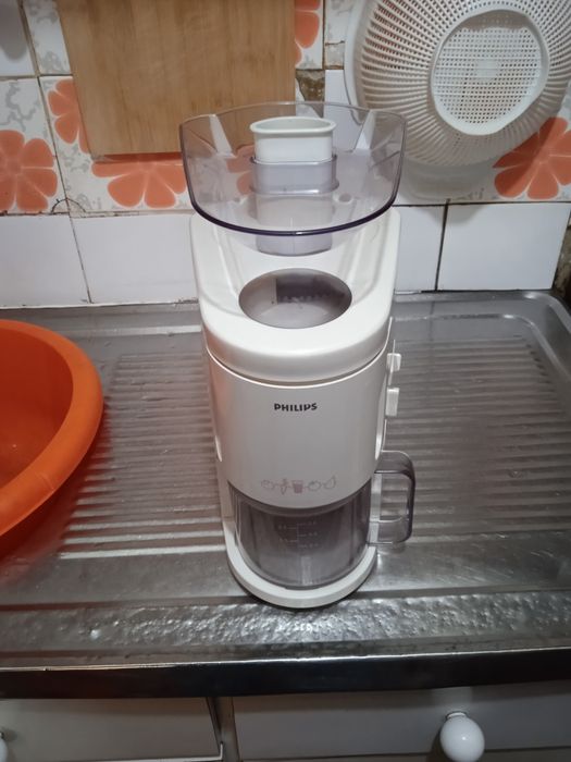Liquidificadora Philips como nova 225 w  impecável .