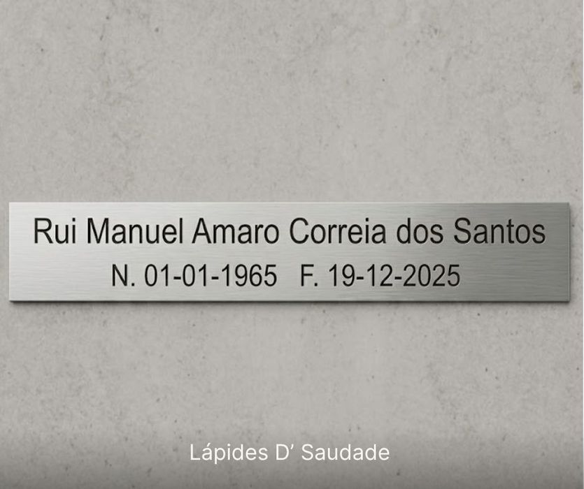 Molduras de fotos e chapas de identificação para cemitério ou memoriais