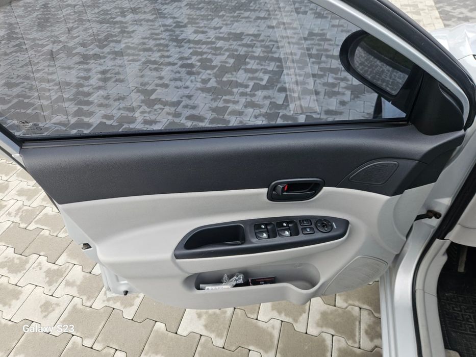 Hyundai akcent 2008 рік газ/бенз автомат