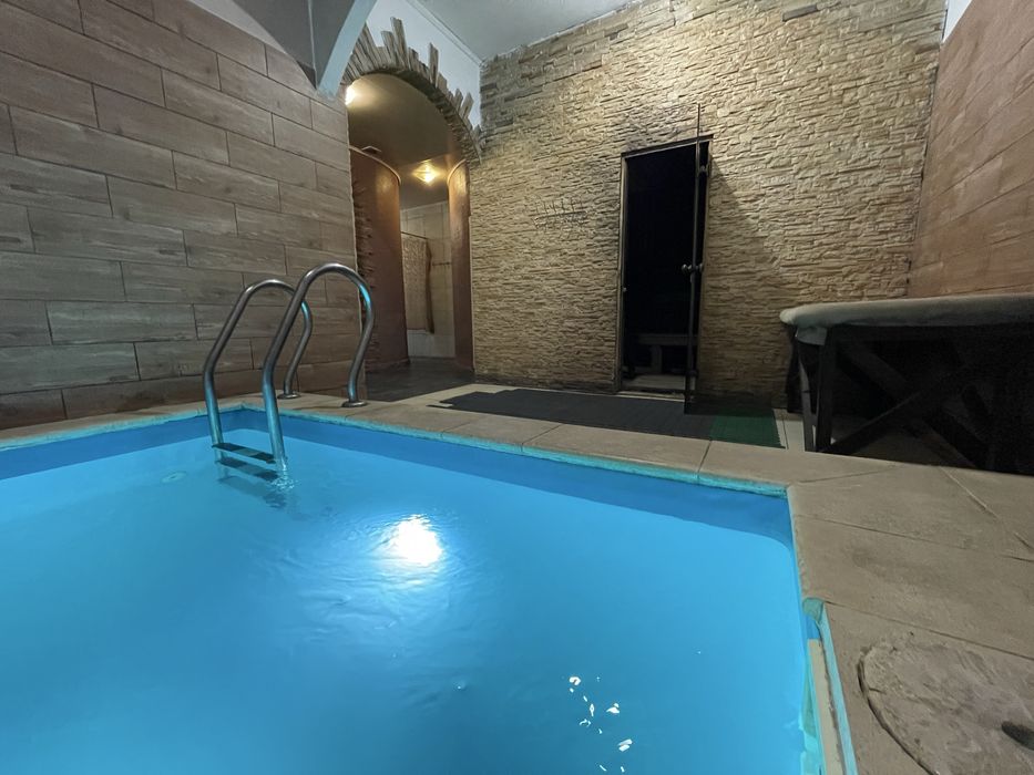 Продаж діючого бізнесу в Києві. Три сауни з басейнами