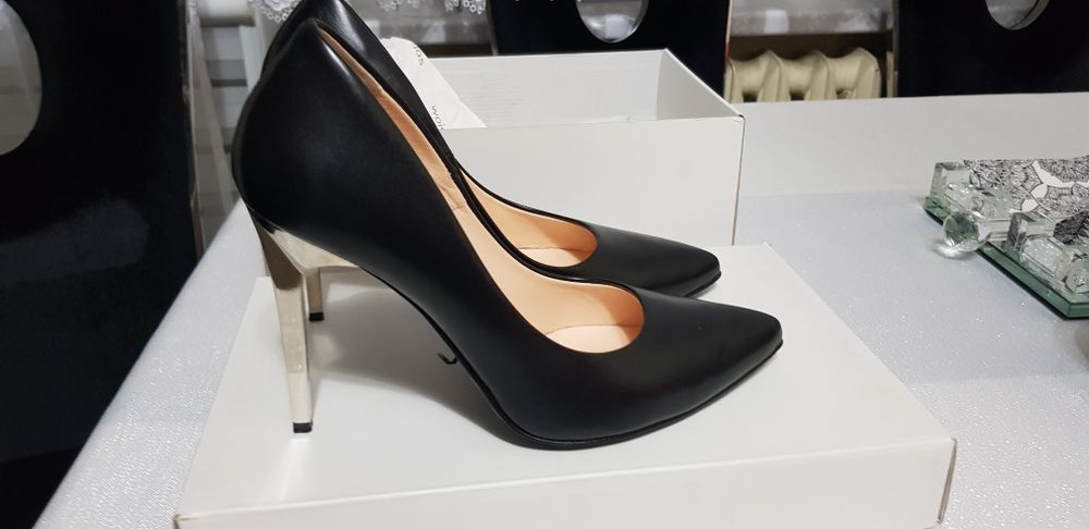 Czółenka szpilki Wojas