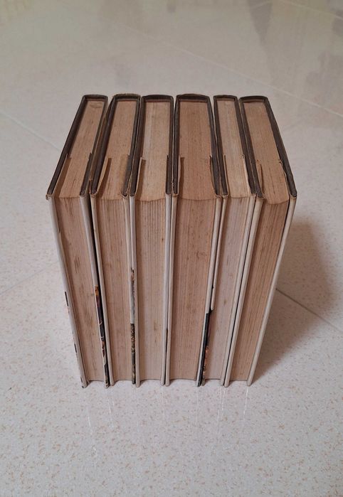 Livros antigos da "Círculo de Leitores".