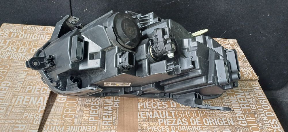 Lampa przednia lewa dacia duster ll led 21r