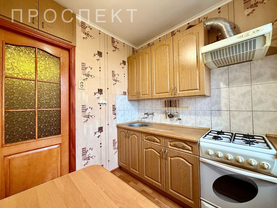 Продам 1к квартиру вул. Лесі Українки 4/1 | Цегляний будинок, тепла
