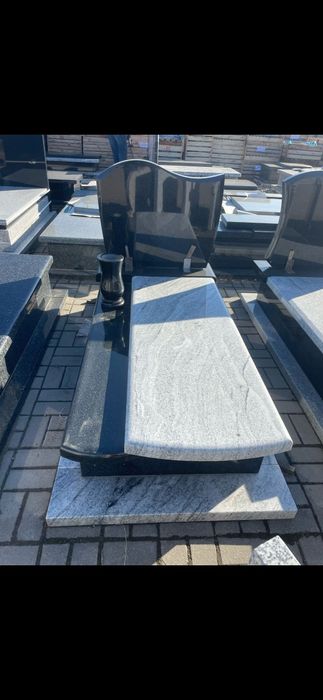 Nagrobki granitowe od 3500