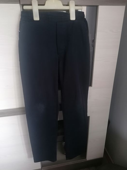 Eleganckie spodnie dla chłopca 152