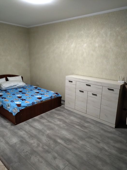 Вільна квартира на лівому березі. Кв подобово,м.Лісова. В кВ не палити