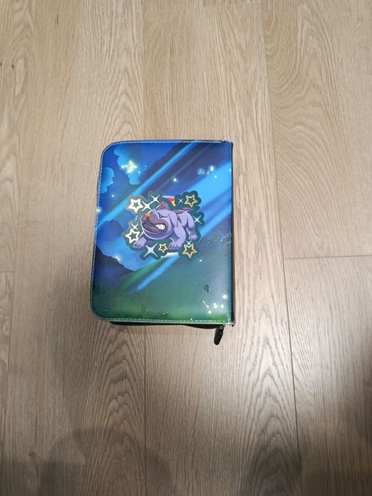 Album z kartami pokemon