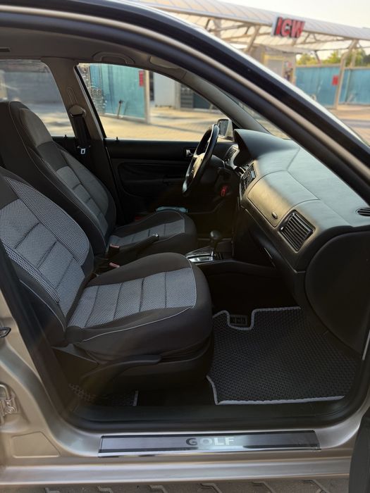 Продам Volkswagen Golf АВТОМАТ