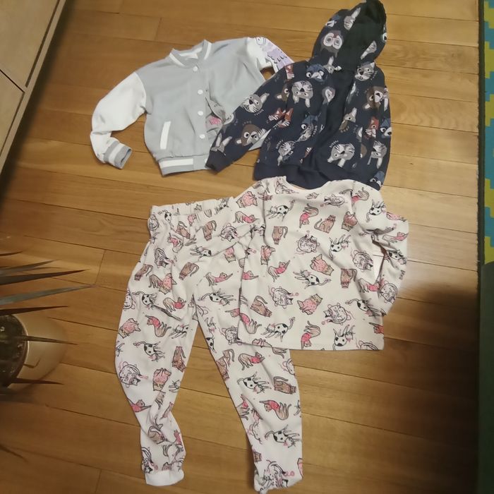 Zestaw ubrań dla dziewczynki r. 134