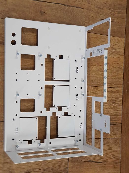 Gamingowy stelaż , akcesoraia PC obudowa gamingowa, test bench