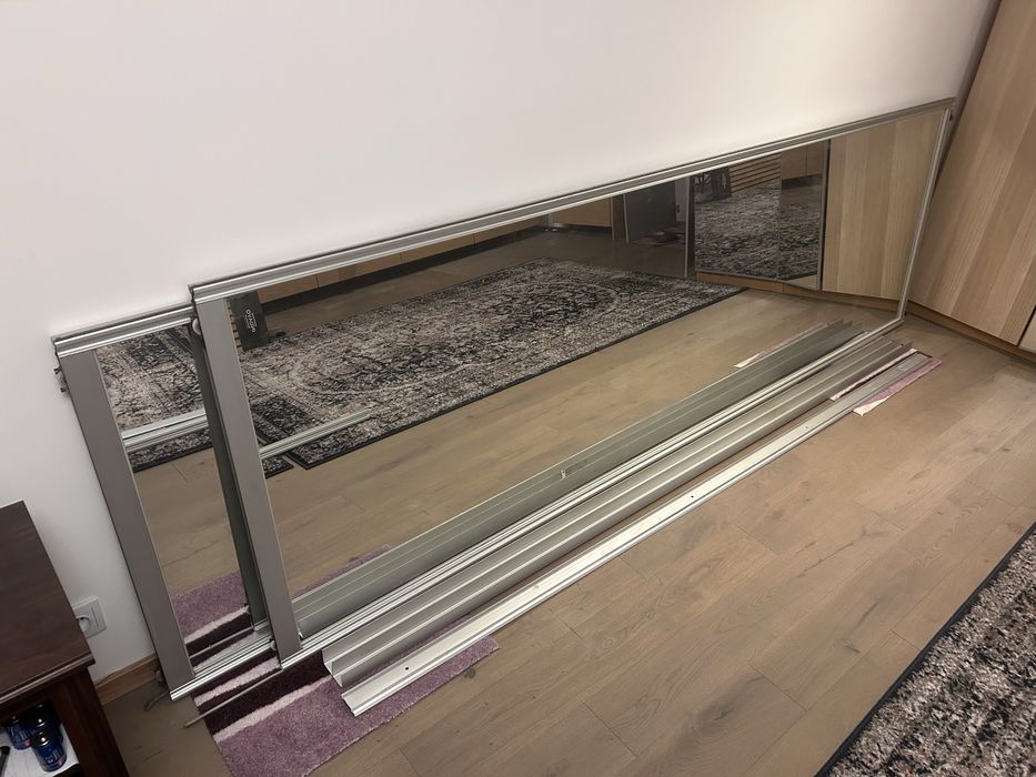 Drzwi przesuwne lustro