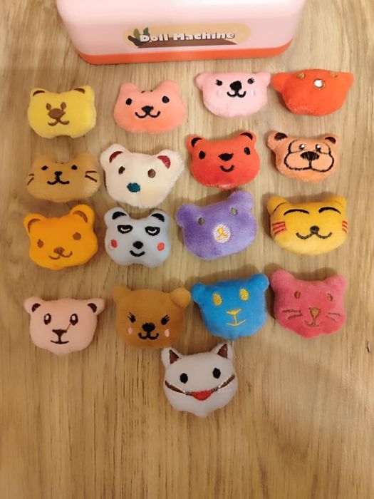 Automat,łapacz pluszaków+dodatkowe maskotki.