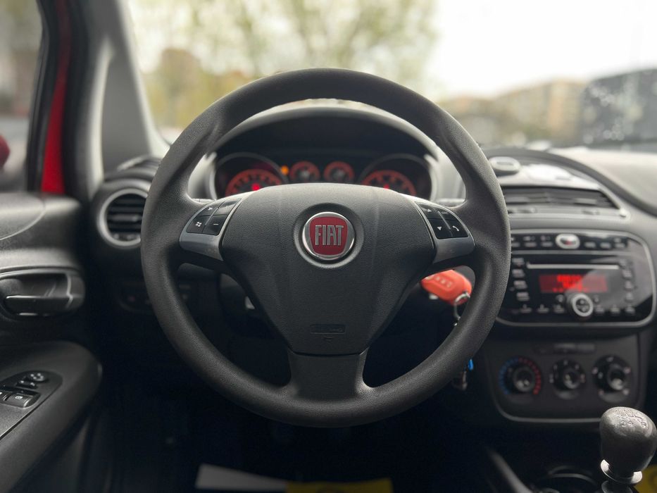 Fiat Punto 2011 року