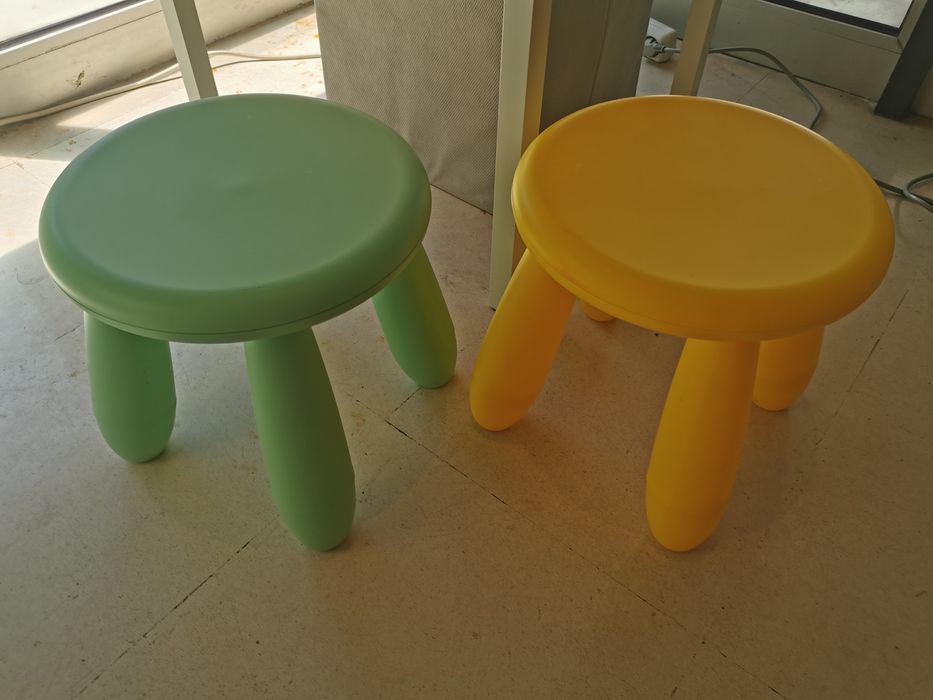 Vendo 2 bancos infantis ikea