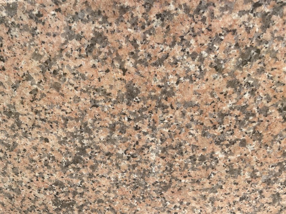 Granito rosa porrinho em tampos