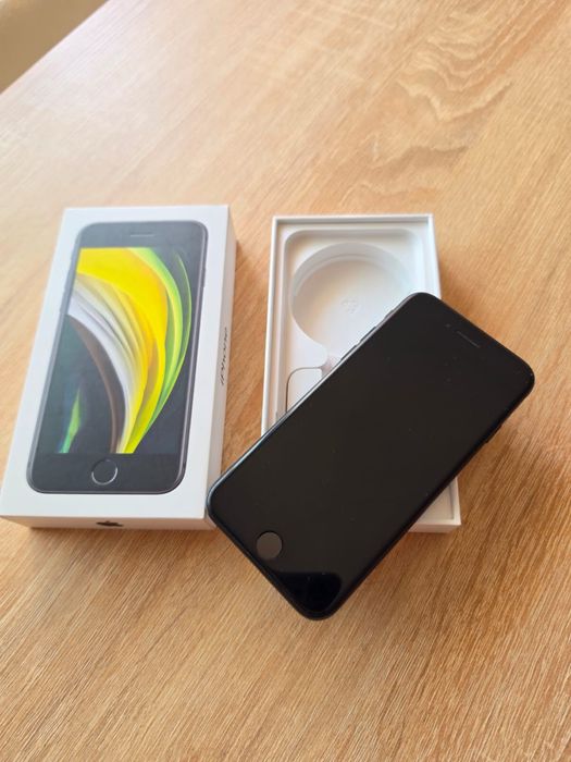 iPhone SE preto 64 GB