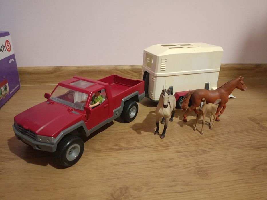 Schleich zestaw Pickup z przyczepą i końmi