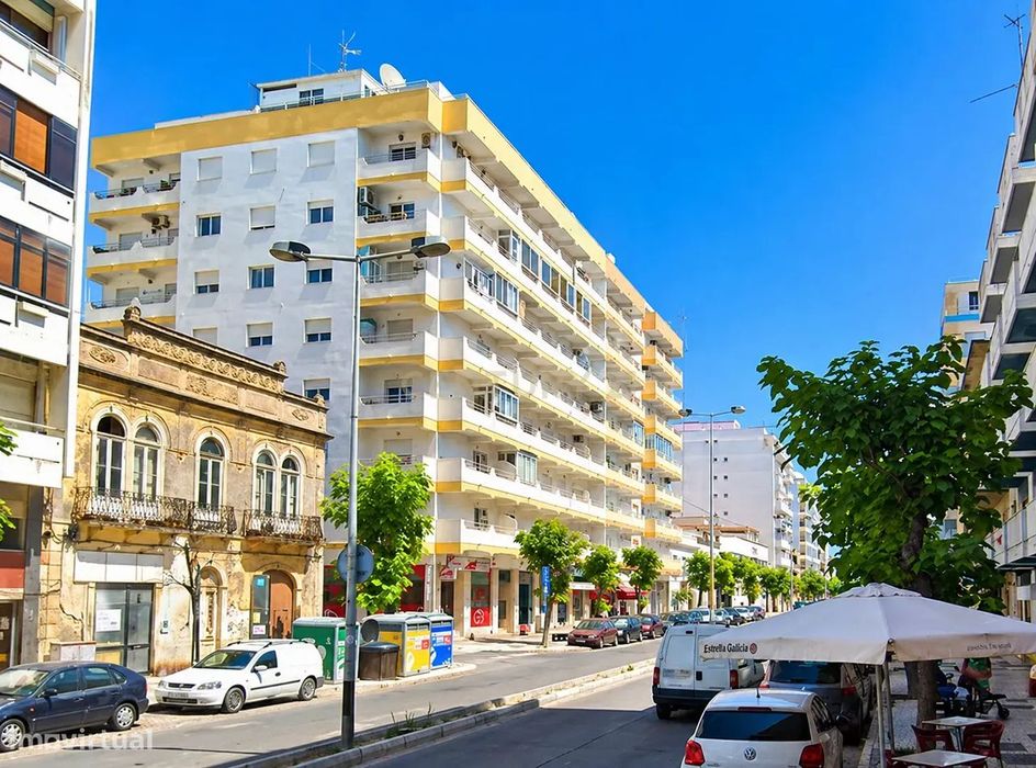 Apartamento T3 Renovado em Olhão, Faro com Vista para a Cidade — Olhão, Faro