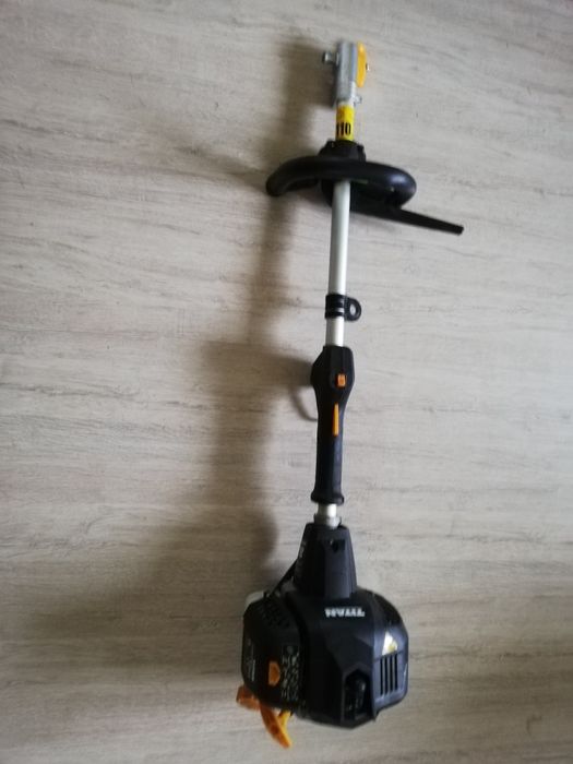 Podkaszarka spalinowa Titan.