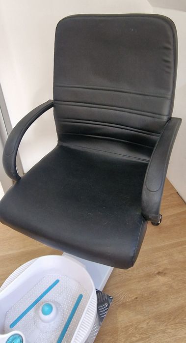 Fotel do pedicure z masażerem