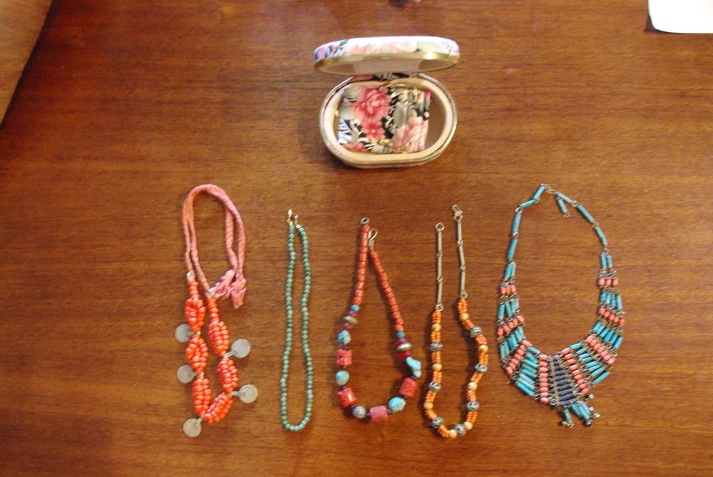 Colares variados, muito discretos !