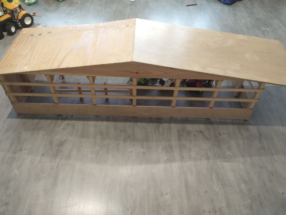 Stodoła wraz z zagroda dla dzieci