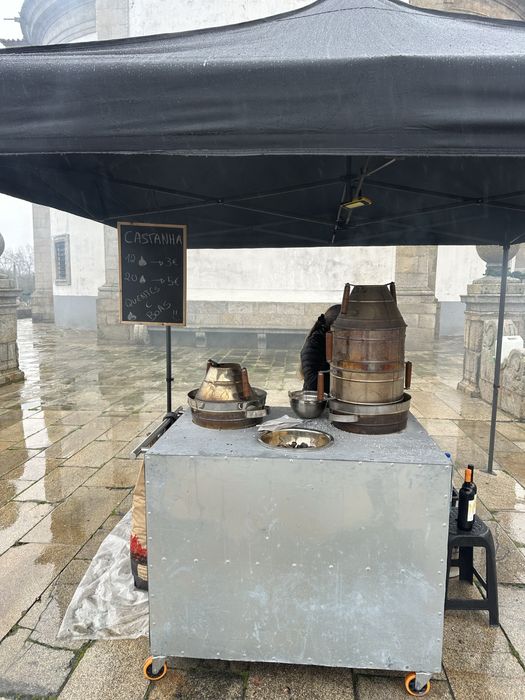 Serviço de castanhas assadas