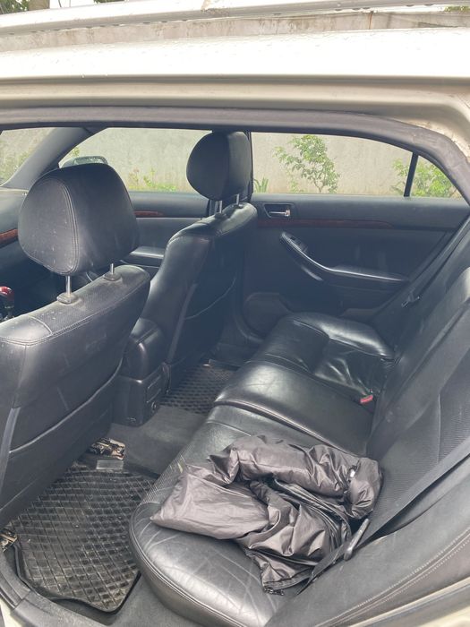 Toyota  Avensis 2003