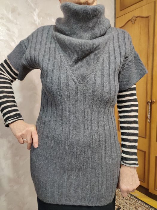 Платье шерстяное с воротником MaxMara
