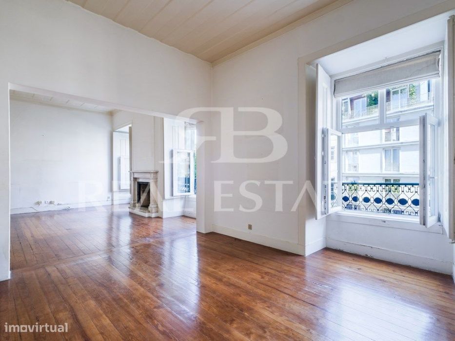 T3+2 na ESTRELA / Santos-o-Velho, centro de Lisboa.