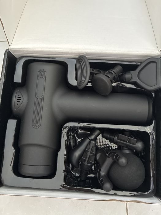Pistola de Massagem Muscular com Acessórios – Nova