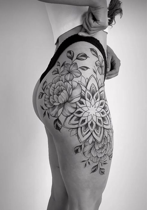 Tatuaż artystyczny tatuaże tattoo studio