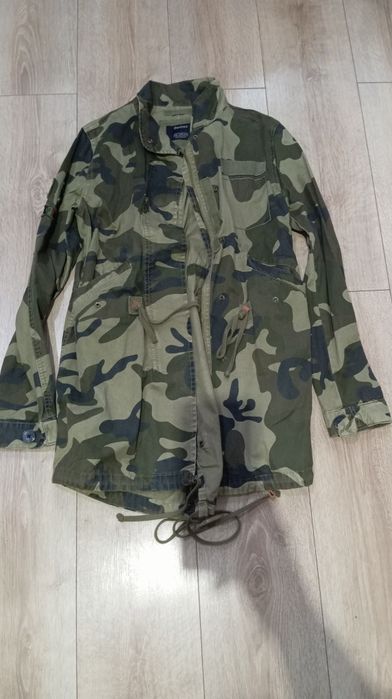 Kurtka Bershka w bardzo dobrym stanie