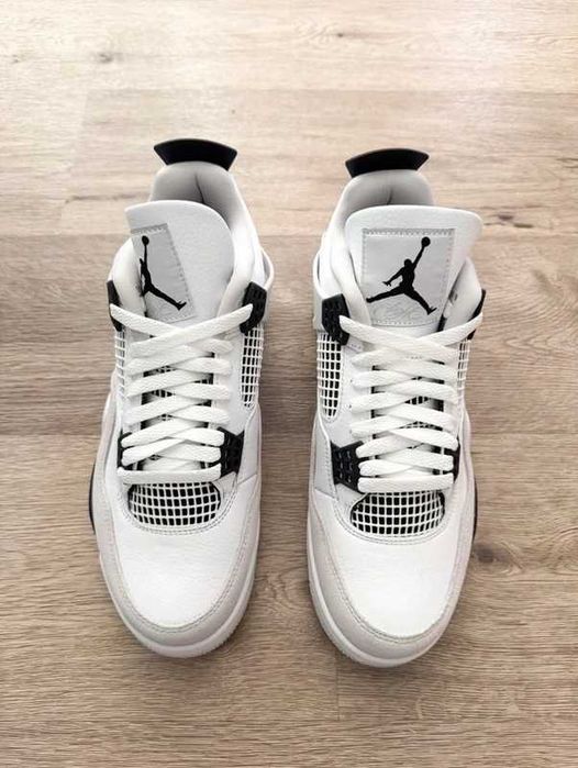 Jordan 4 retro Military black R.46