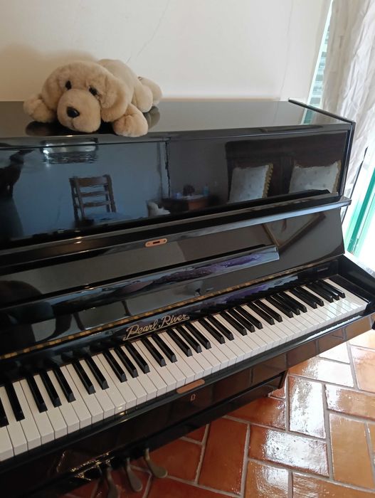 Piano vertical acustico