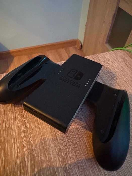 Konsola Nintendo Switch ZESTAW z dokiem do TV