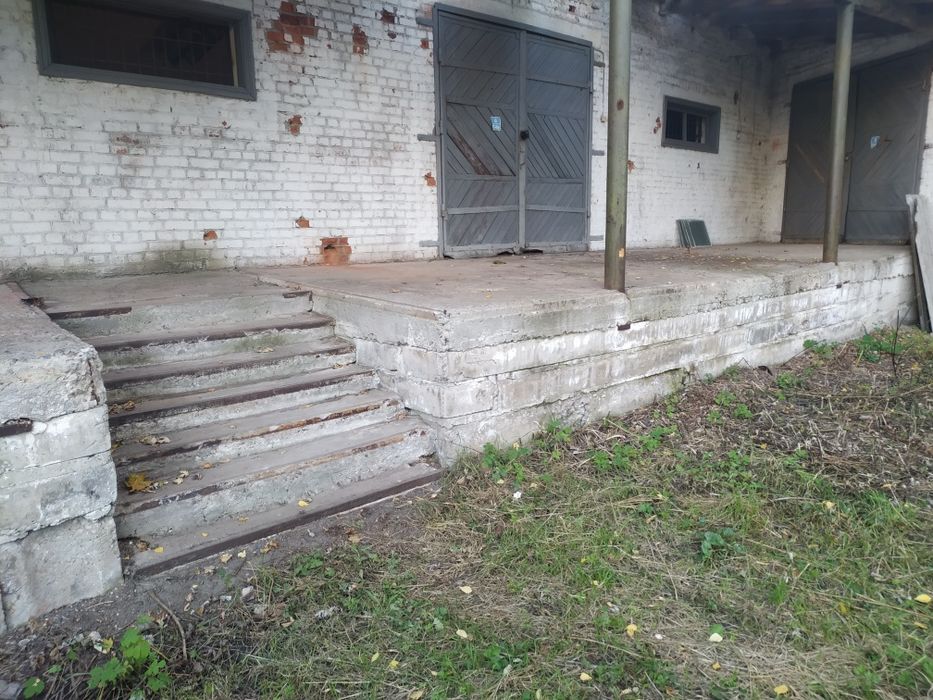 Складські приміщення з рампою, гаражі під СТО, офіс, магазин