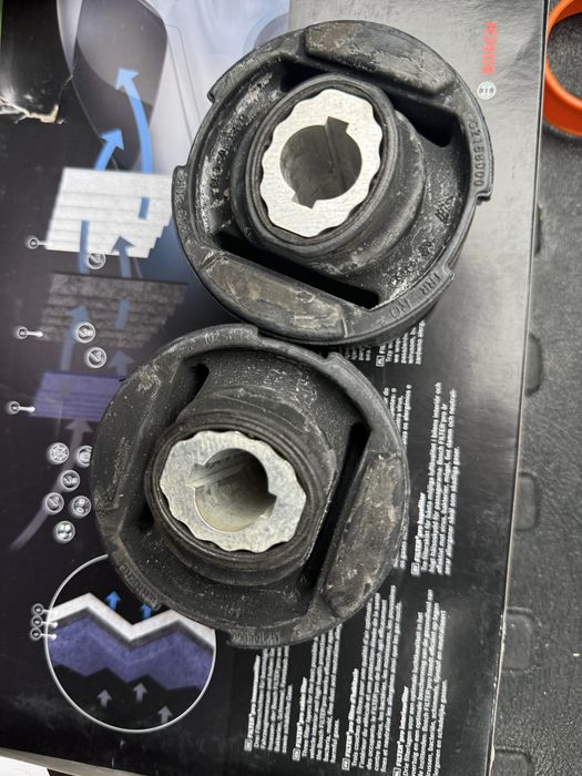 Сайлентблок підрамника заднього Ауді 8K0505145B Нові