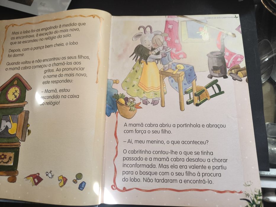 Livro 12 Contos Mágicos. 
Contém diversos contos algum deles: o Pedro