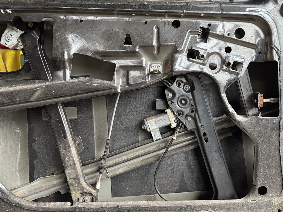 BMW E60 Дверка/склопідйомник/скло/замок/ручка БМВ Е60