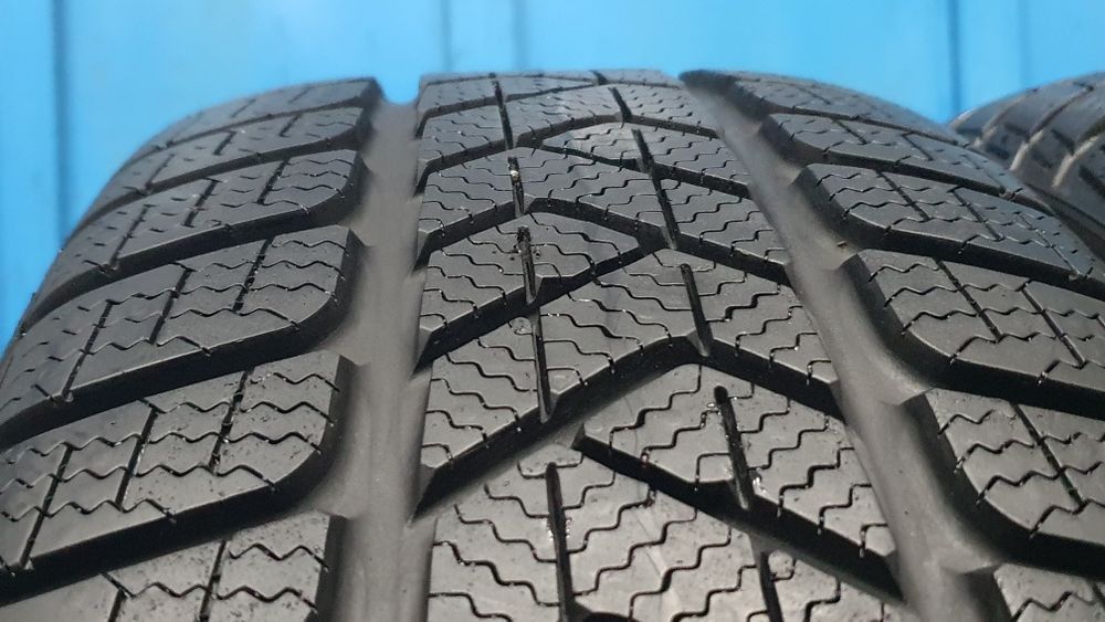 225/45 R18 Sprzedam opony zimowe Pirelli ! Serwis Opon ! Zapraszam