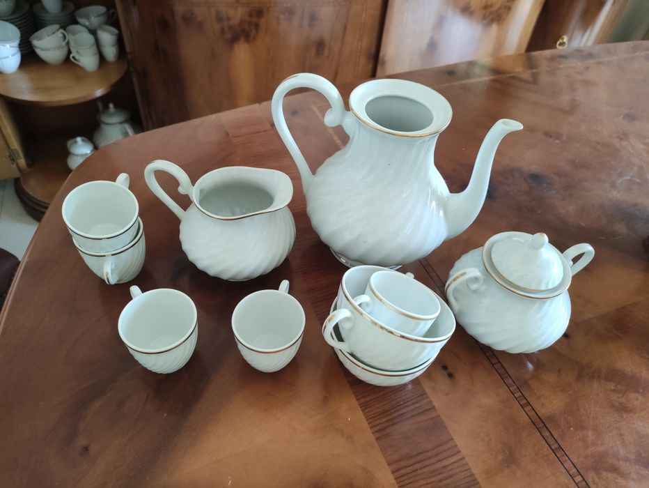 Serviço completo Vista Alegre para chá e café